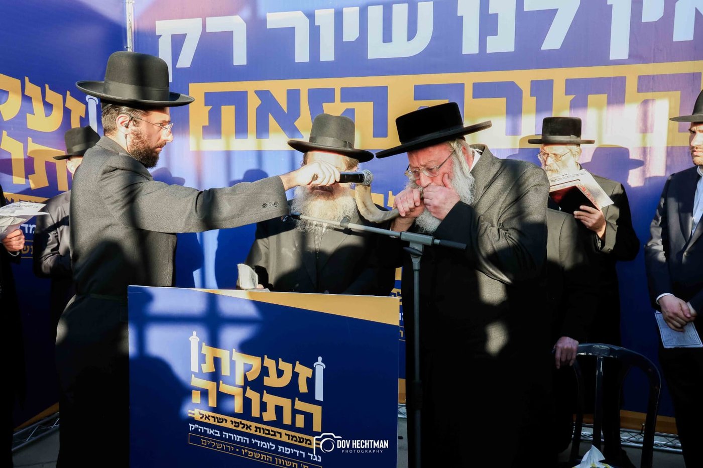 מתוך במת התפילה: רגעי התפילה והסליחות שהרעידו את ההמונים