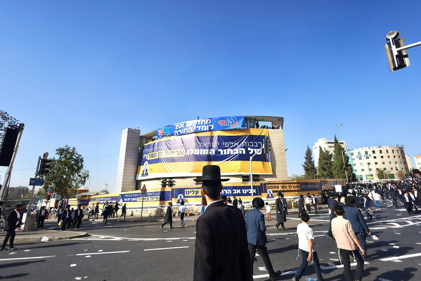 גלריה ראשונית מההכנות לעצרת המיליון בשערי ירושלים 