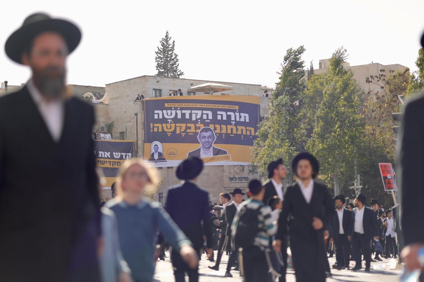 גלריה ראשונית מההכנות לעצרת המיליון בשערי ירושלים 