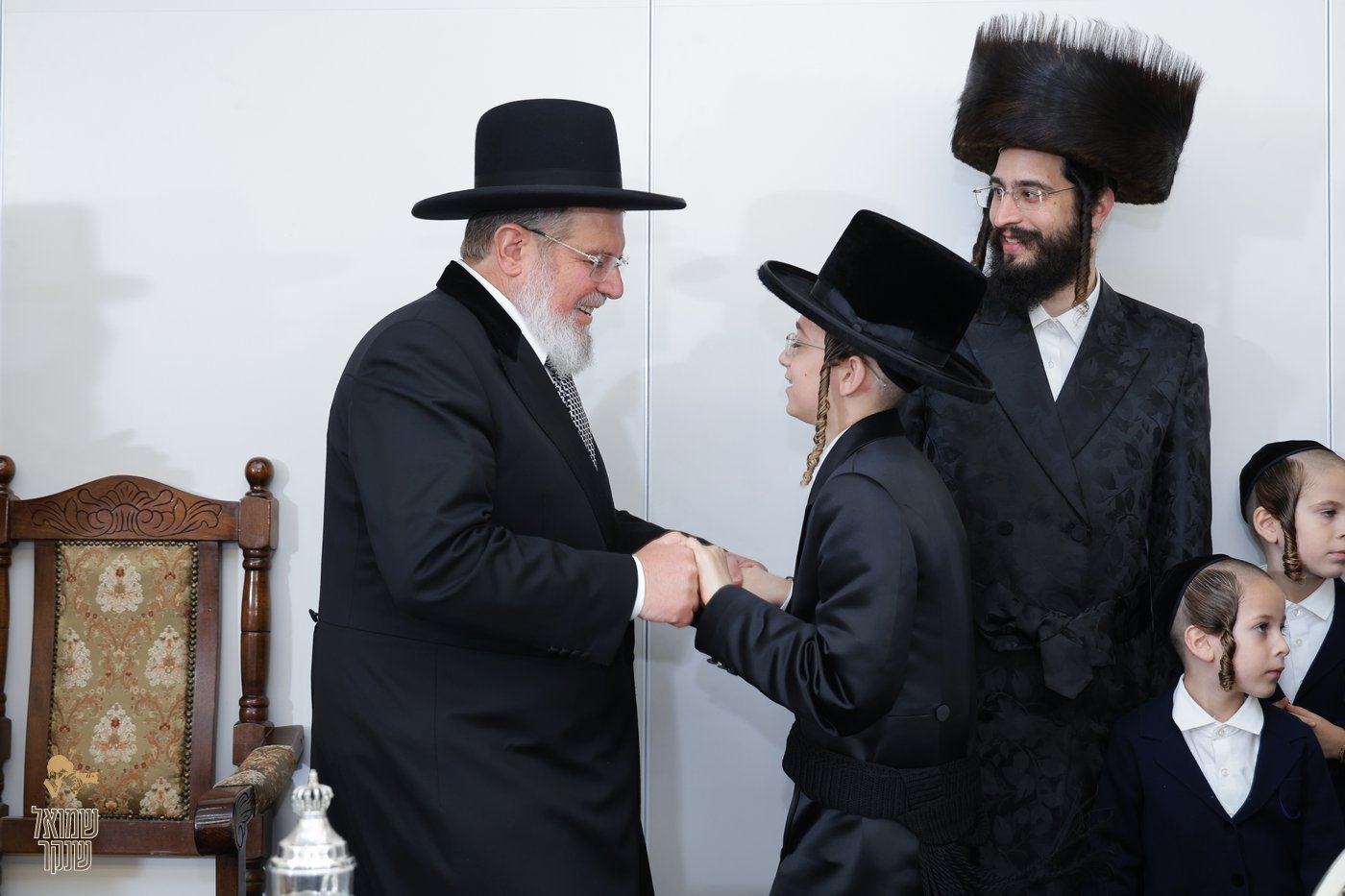 שמחת בר המצווה לנין האדמו"ר מנאראל, ונכד האדמו"ר משאץ ויז'ניץ