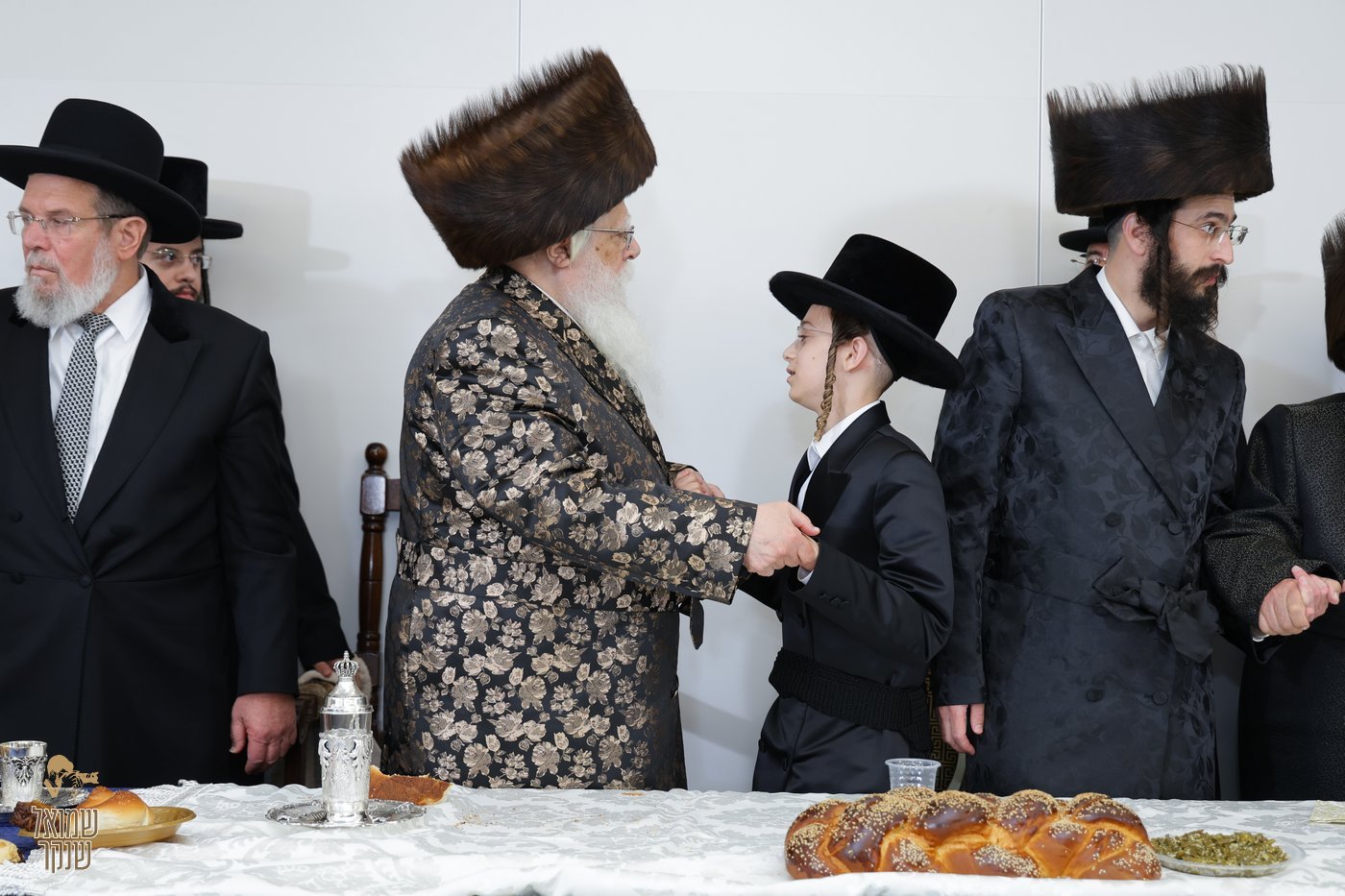 שמחת בר המצווה לנין האדמו"ר מנאראל, ונכד האדמו"ר משאץ ויז'ניץ