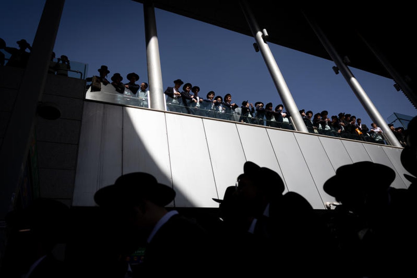 אלפים במדרגות הנעות: כך נראתה תחנת הרכבת בירושלים משעות הבוקר