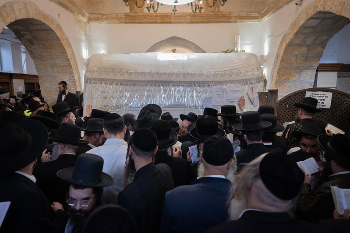 הקריסה בקבר רחל | גרסת המשטרה: "המתחם היה בתפוסה המרבית המותרת"