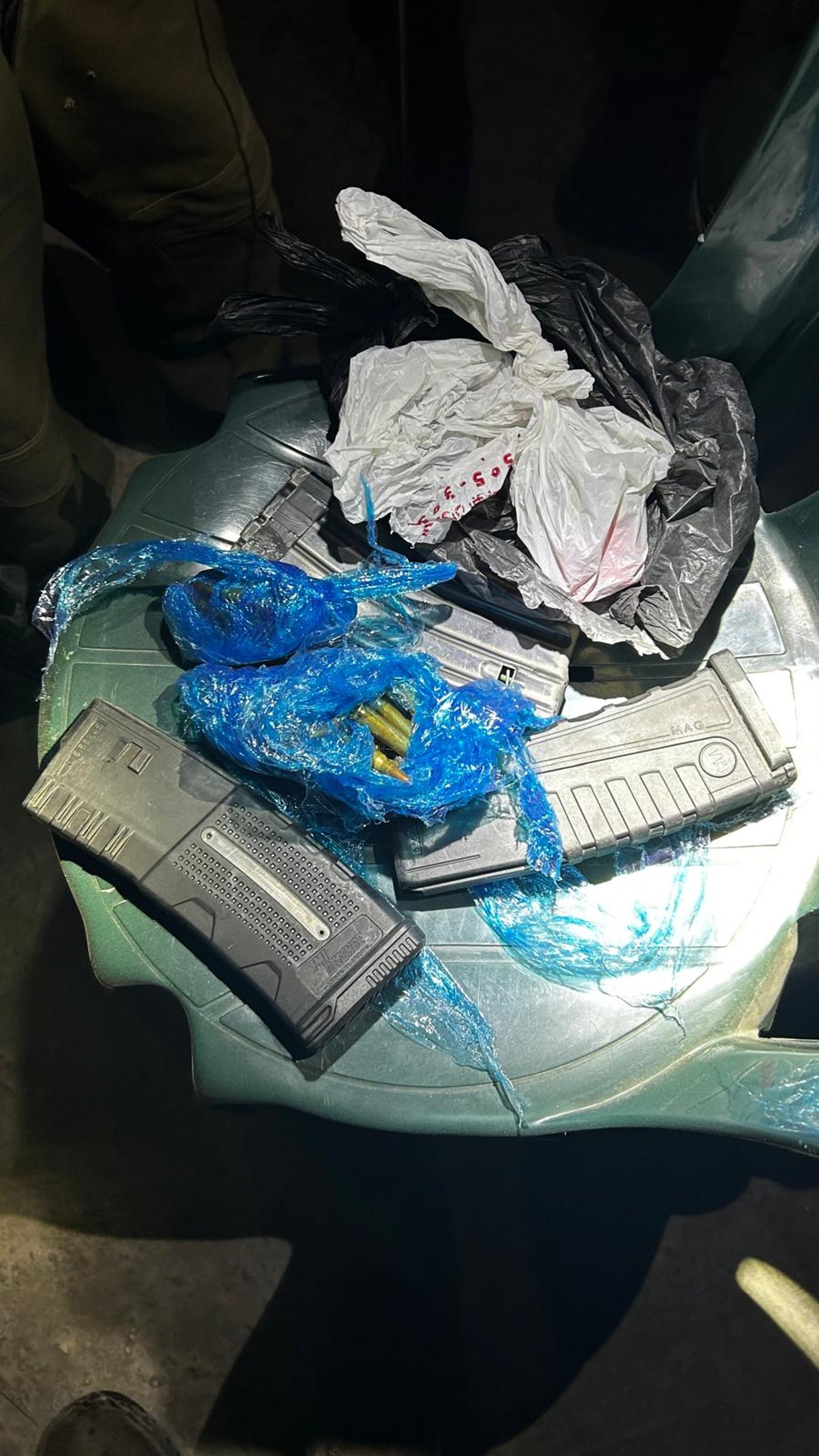 איתור מחרטות לייצור אמצעי לחימה בחברון ומעצר של כ-72 חשודים