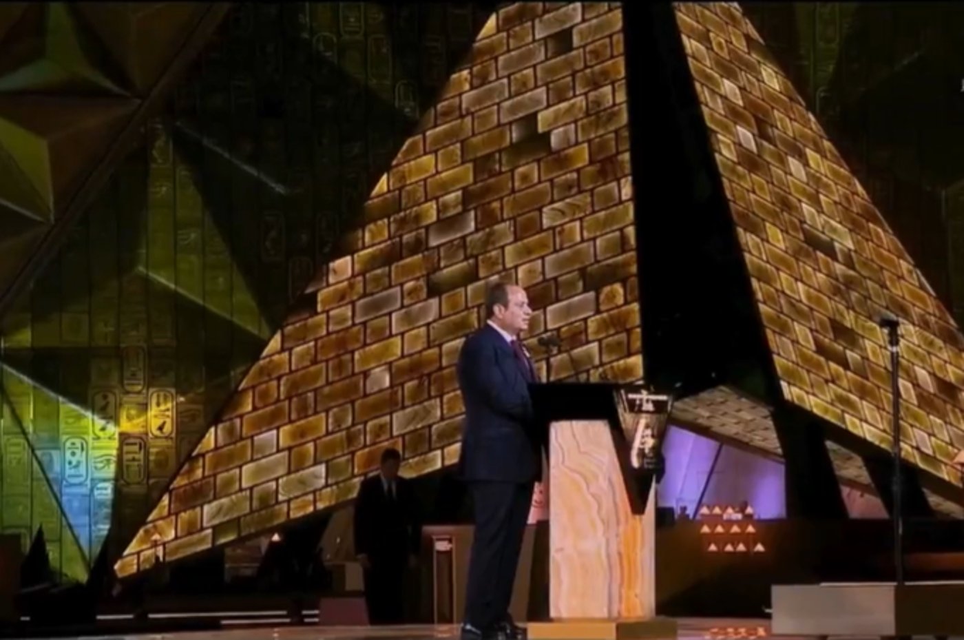 נשיא מצרים בעת פתיחת המוזיאון החדש