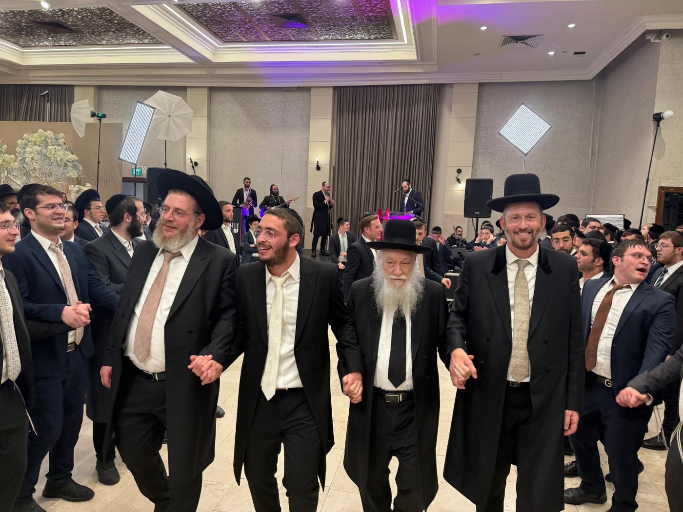 שמחת נישואי בת הרב אשר ויזל