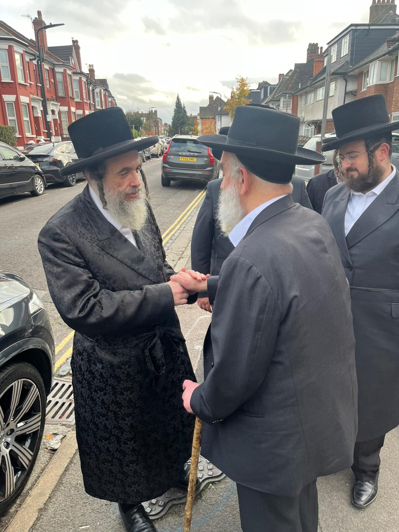 הגה"צ רבי חיים מאיר הגר, אב"ד ויז'ניץ בביקור בזק בלונדון