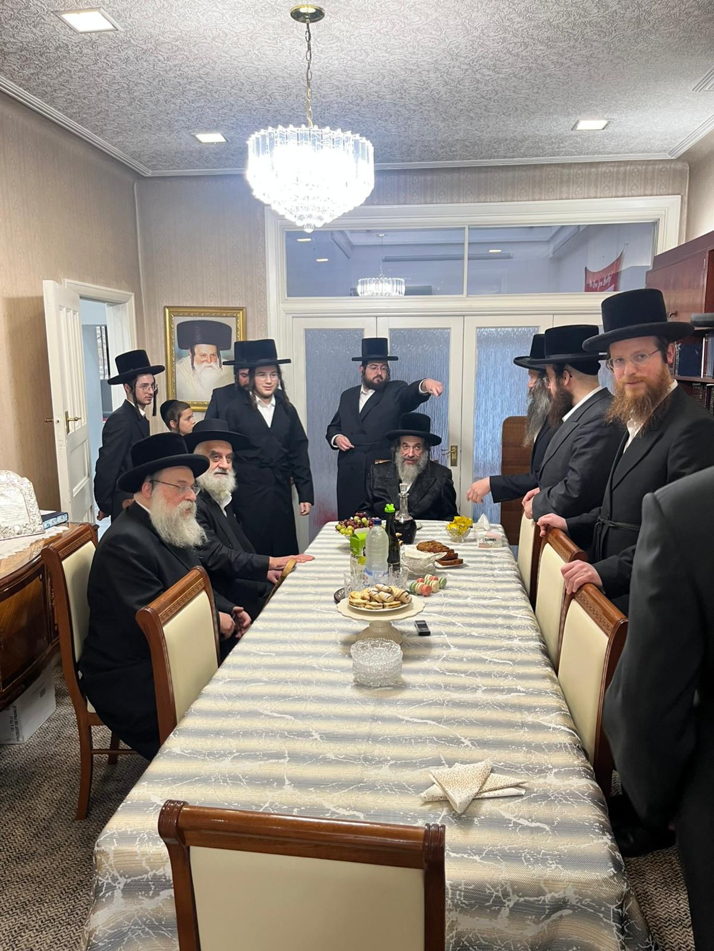 הגה"צ רבי חיים מאיר הגר, אב"ד ויז'ניץ בביקור בזק בלונדון