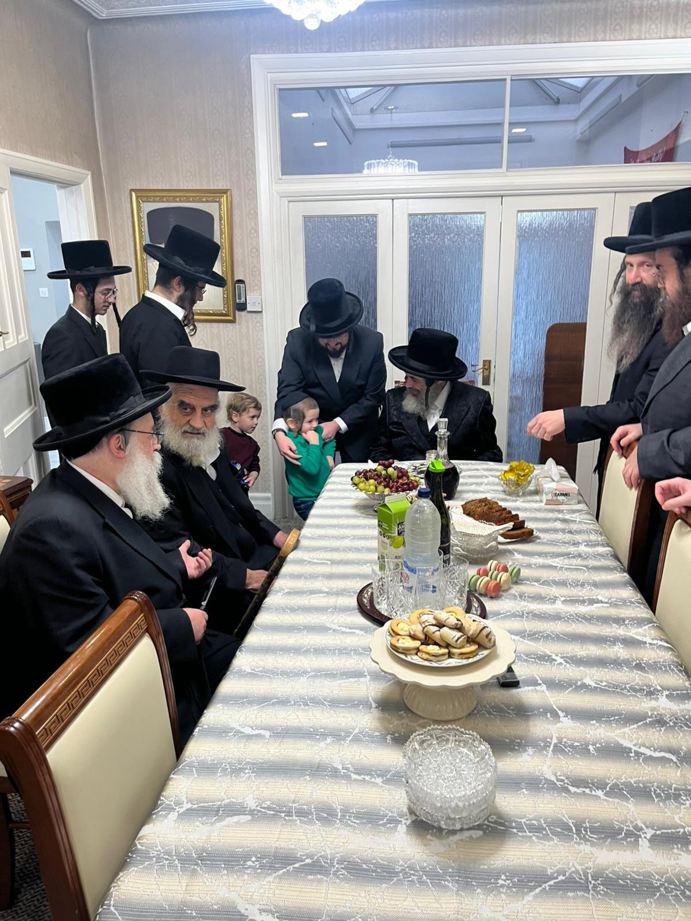 הגה"צ רבי חיים מאיר הגר, אב"ד ויז'ניץ בביקור בזק בלונדון