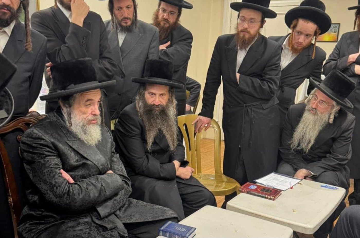 הגה"צ רבי חיים מאיר הגר, אב"ד ויז'ניץ בביקור בזק בלונדון