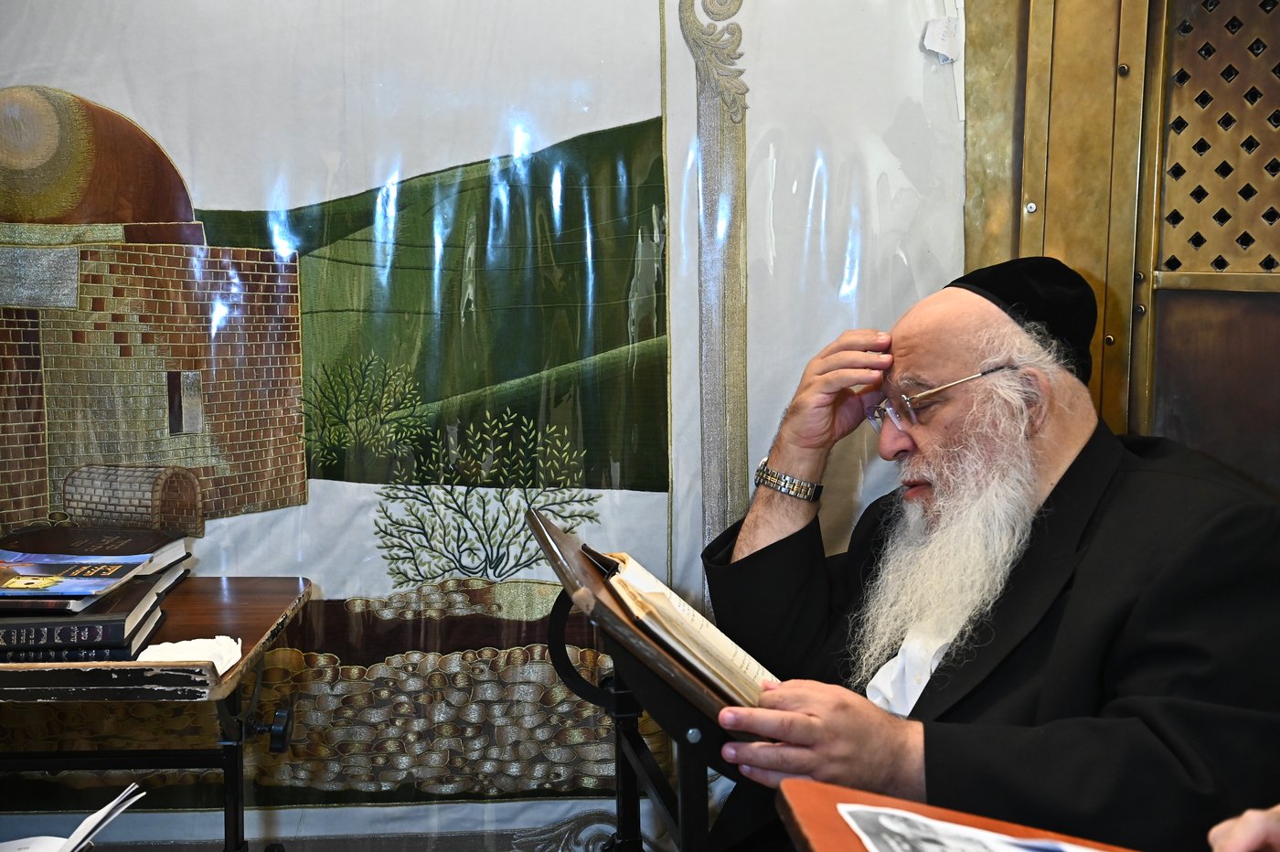 המקובל הגאון הרב בניהו שמואלי בקבר רחל