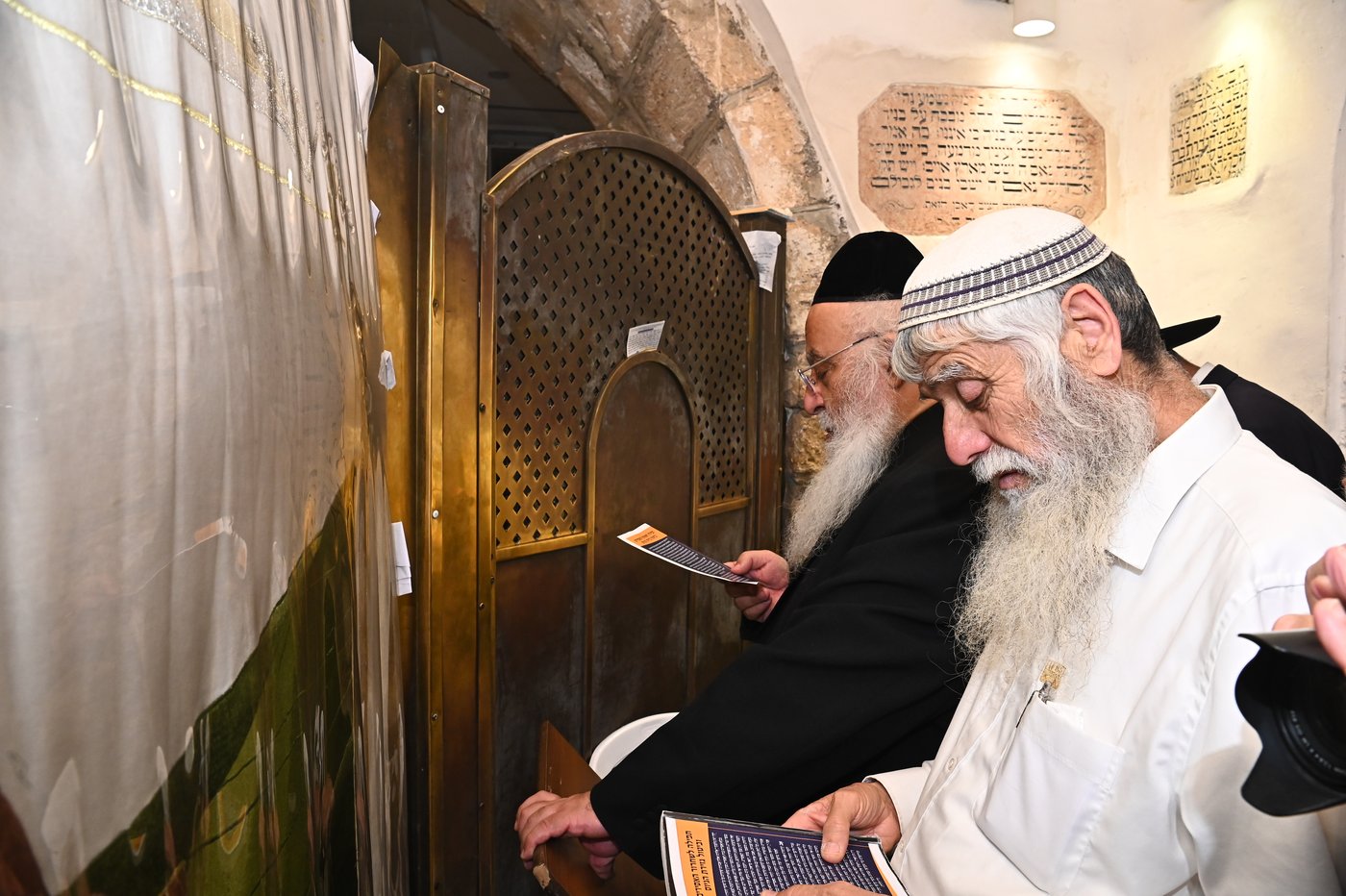 המקובל הגאון הרב בניהו שמואלי בקבר רחל