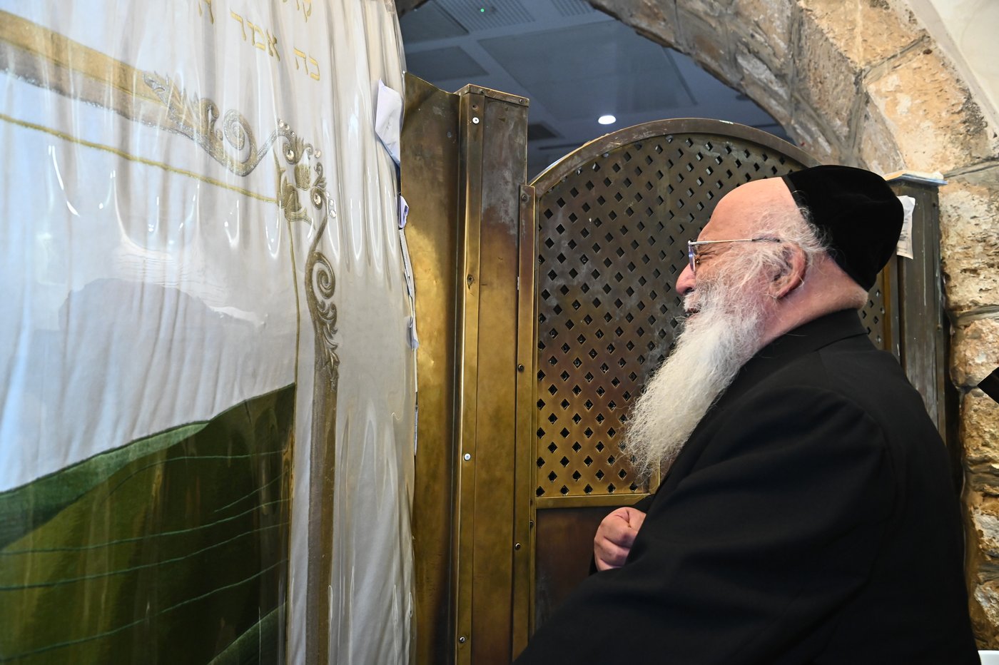 המקובל הגאון הרב בניהו שמואלי בקבר רחל