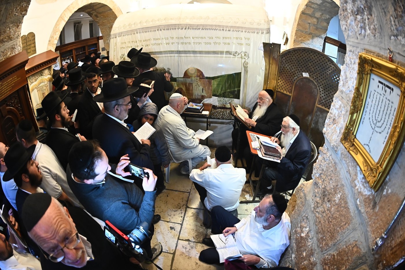 המקובל הגאון הרב בניהו שמואלי בקבר רחל