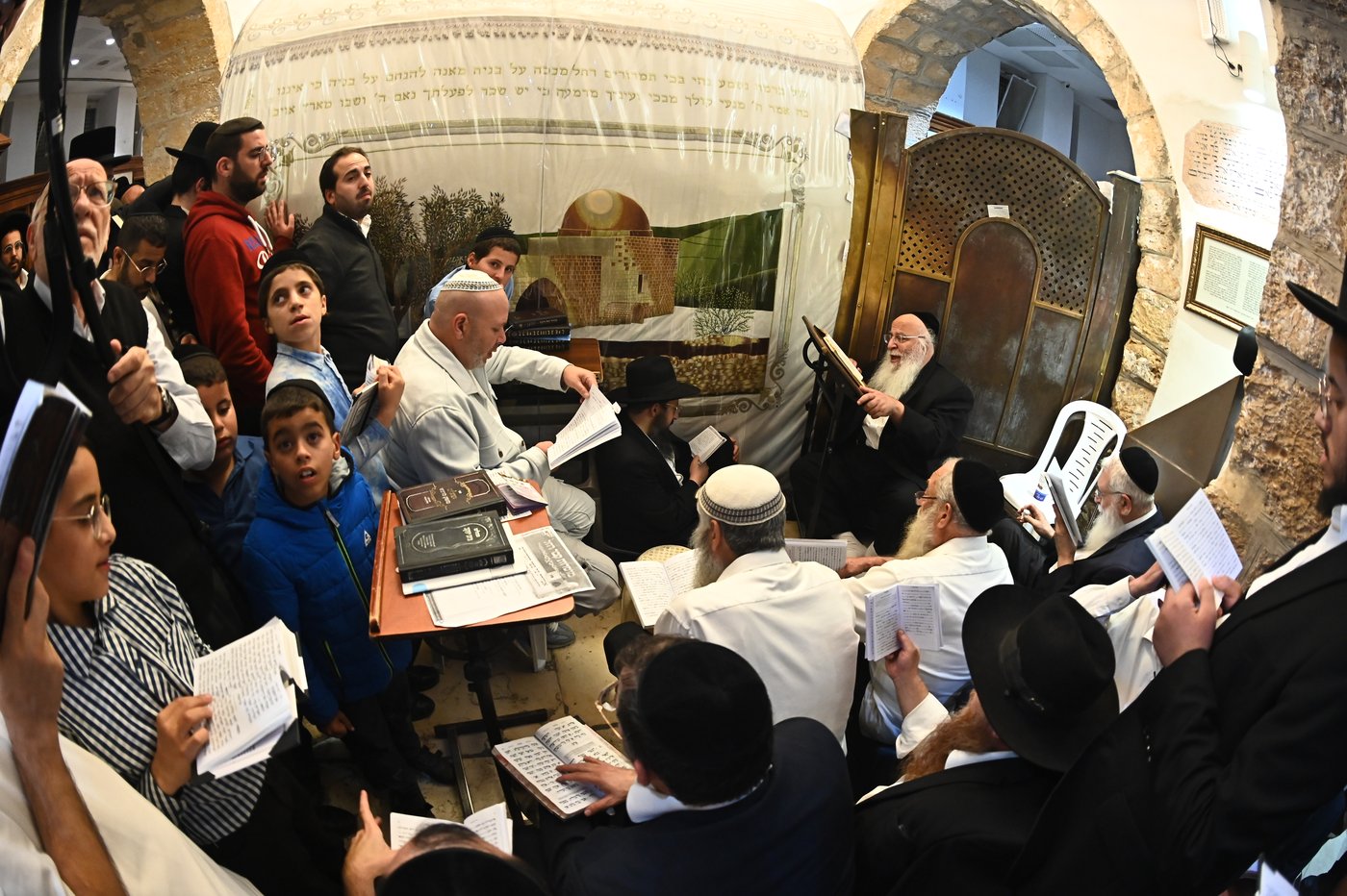 המקובל הגאון הרב בניהו שמואלי בקבר רחל