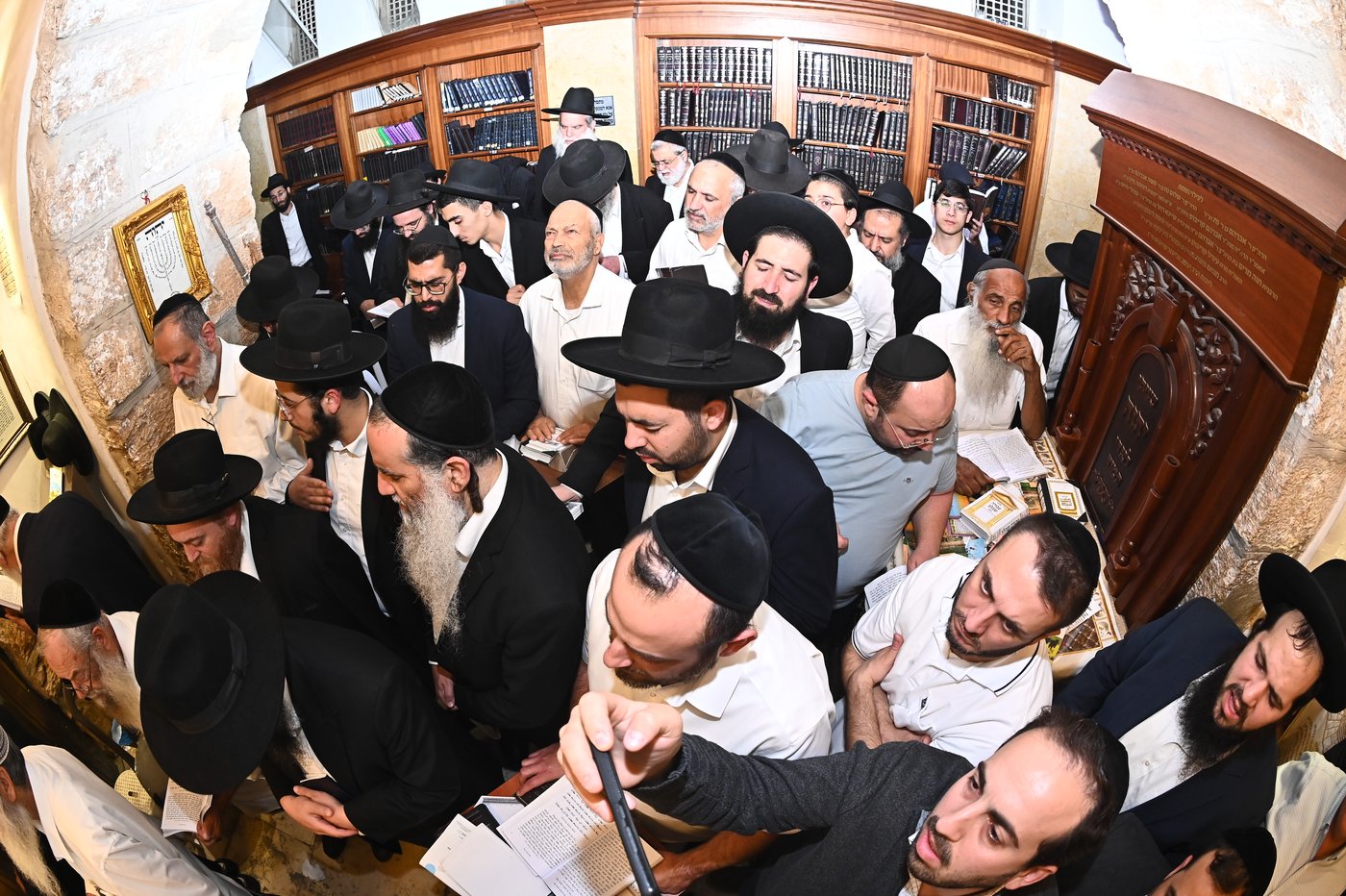 המקובל הגאון הרב בניהו שמואלי בקבר רחל