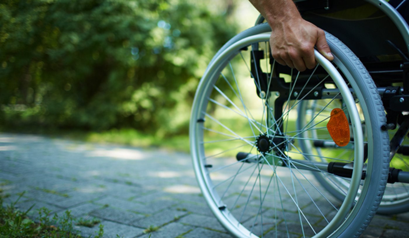 נכים או מתחזים? סערה ציבורית בעקבות זינוק דרמטי בבקשות לעלייה למטוס בכיסא גלגלים 