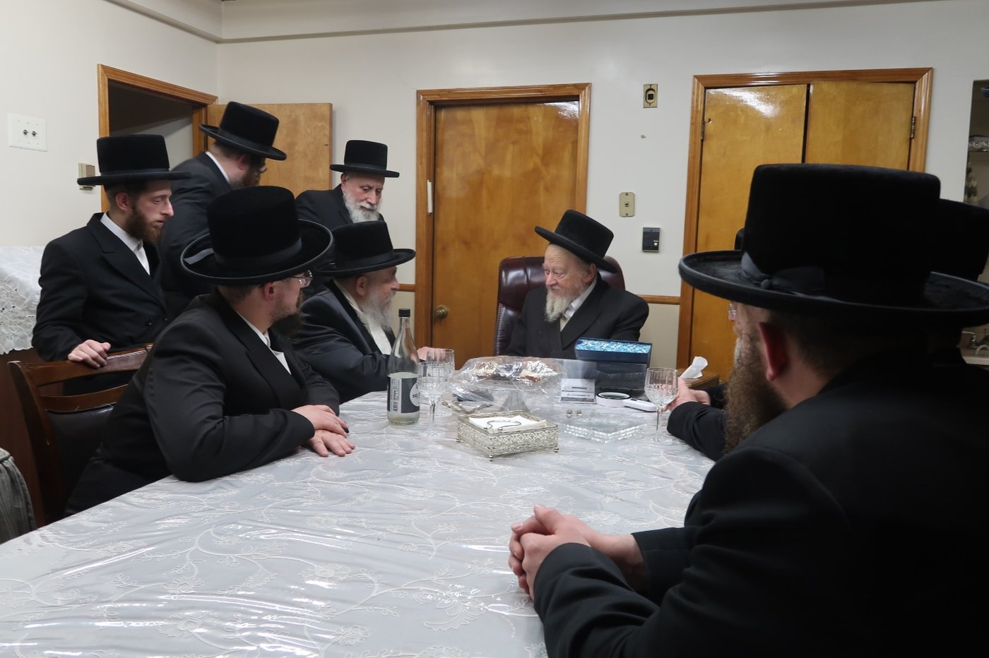 האדמו"ר מסקווירא מב"פ בביקור אצל אב"ד רחמסטריווקא מונסי