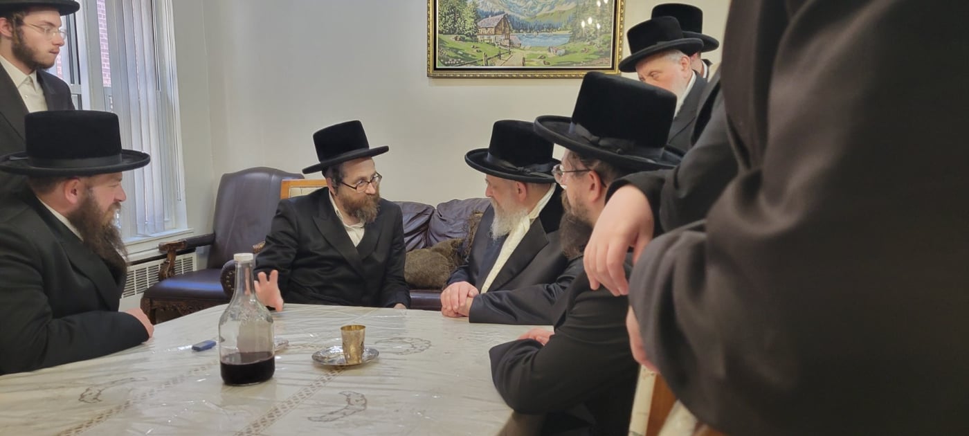 האדמו"ר מסקווירא מב"פ בביקור אצל האדמו"ר מרמסטריווקא אוקנויין