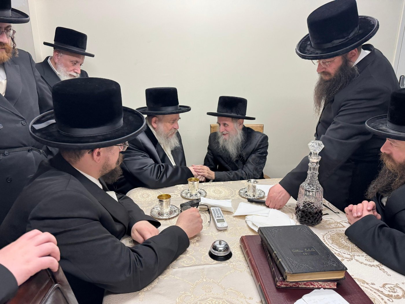 האדמו"ר מסקווירא מב"פ בביקור אצל האדמו"ר מפאלטישאן