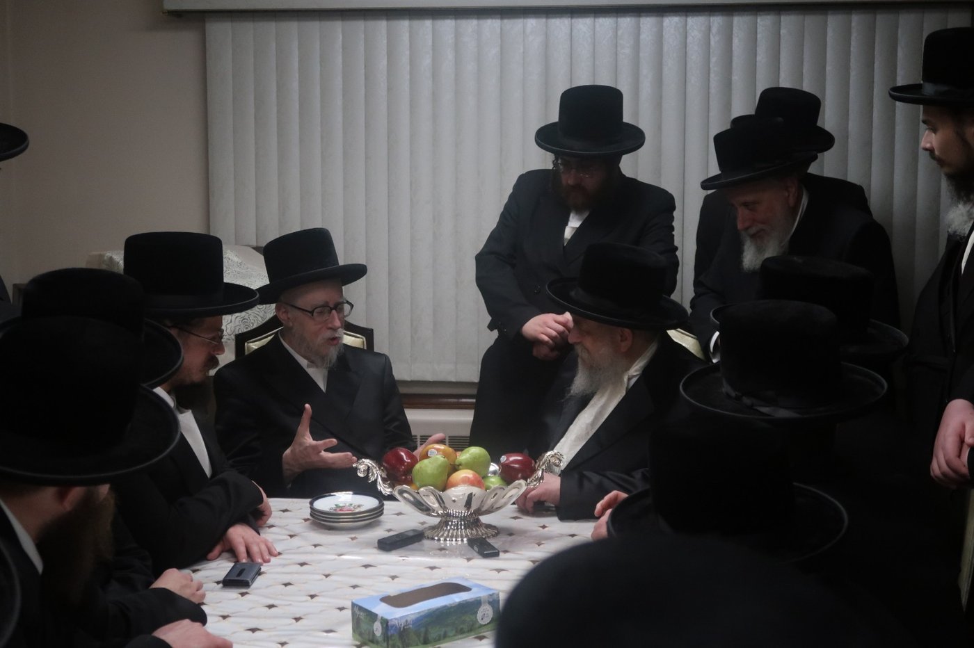 האדמו"ר מסקווירא מב"פ בביקור אצל האדמו"ר מרחמסטריווקא מונסי