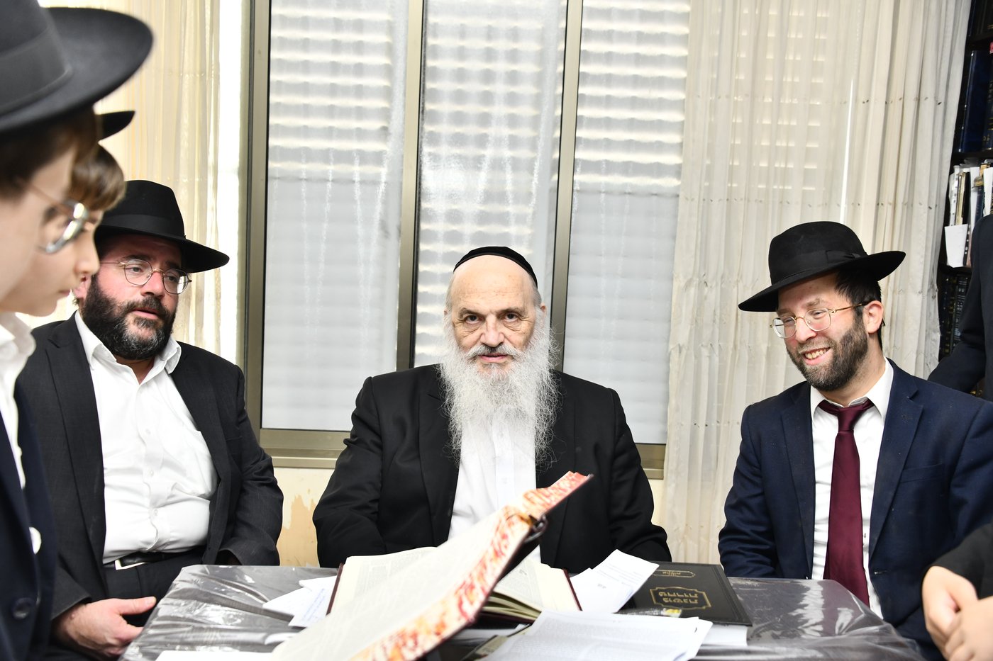 ילדי ''תורה ודעת'' כרמיאל אצל גדולי ישראל בבני ברק