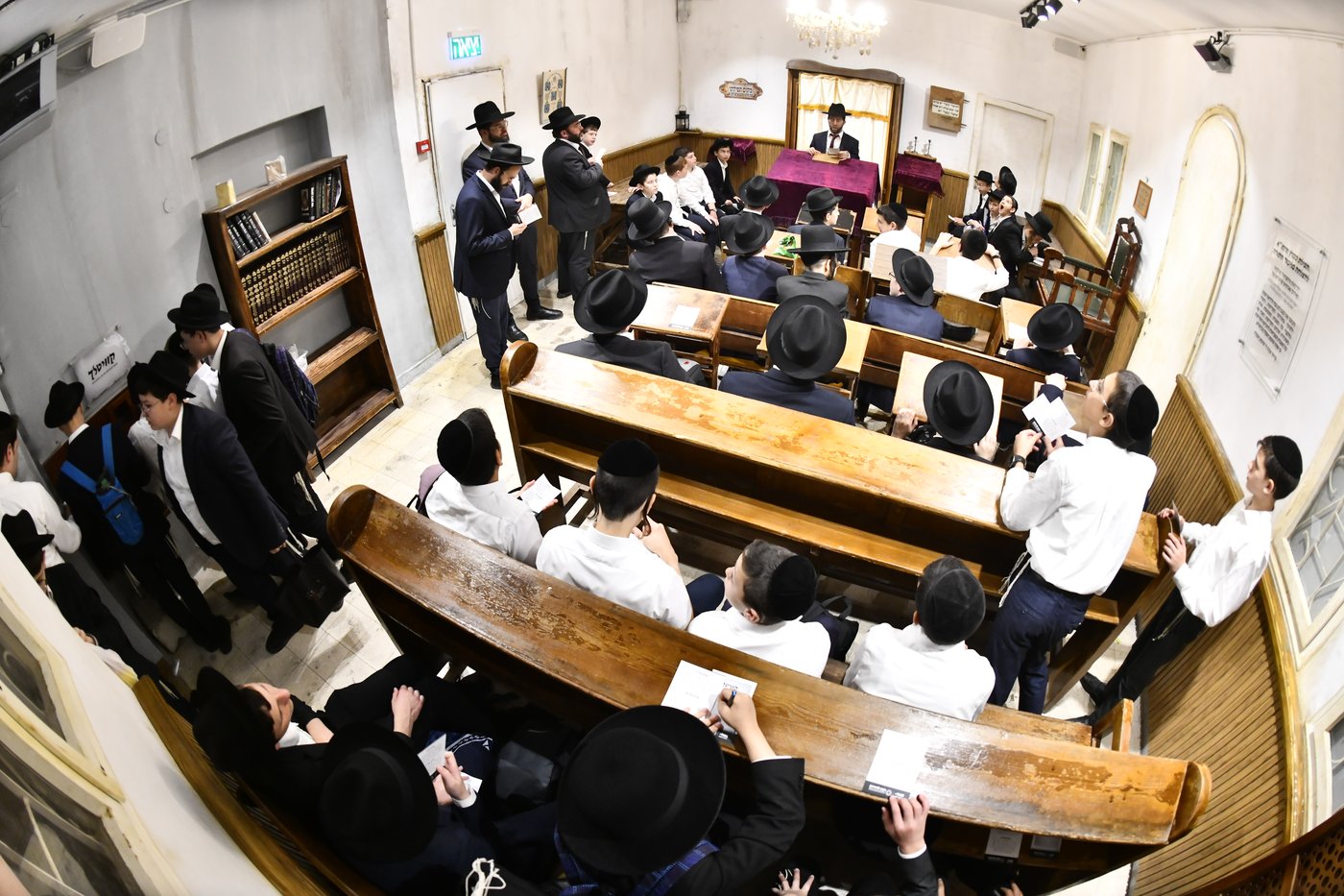 ילדי ''תורה ודעת'' כרמיאל אצל גדולי ישראל בבני ברק