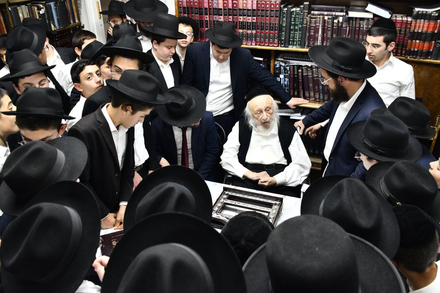 ילדי ''תורה ודעת'' כרמיאל אצל גדולי ישראל בבני ברק