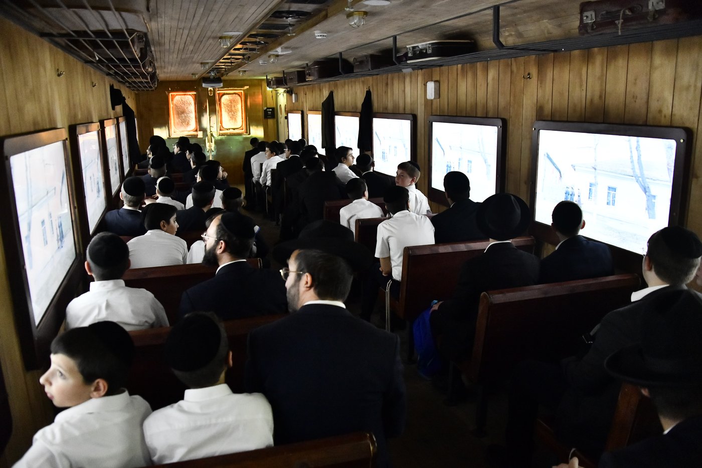 ילדי ''תורה ודעת'' כרמיאל אצל גדולי ישראל בבני ברק