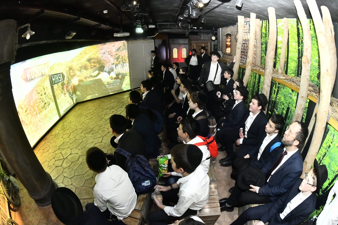 ילדי ''תורה ודעת'' כרמיאל אצל גדולי ישראל בבני ברק