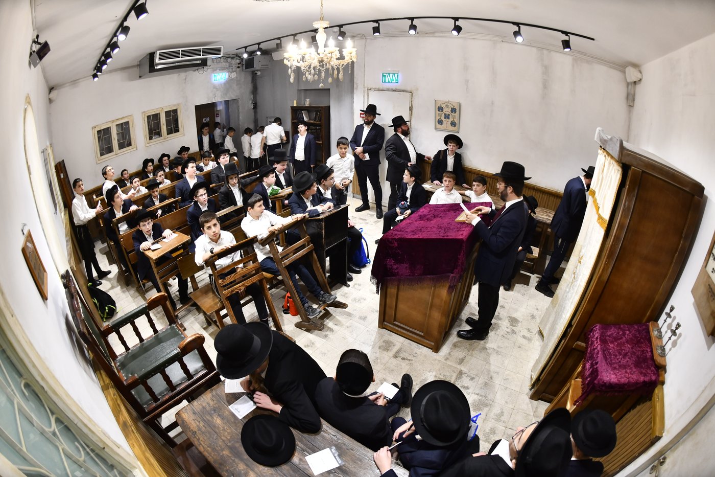 ילדי ''תורה ודעת'' כרמיאל אצל גדולי ישראל בבני ברק