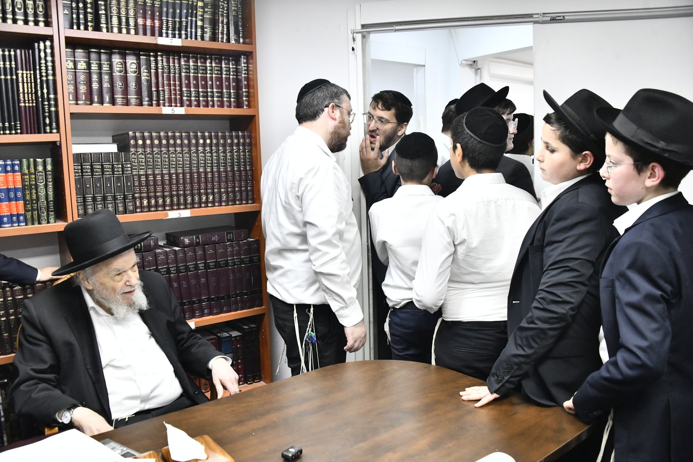 ילדי ''תורה ודעת'' כרמיאל אצל גדולי ישראל בבני ברק