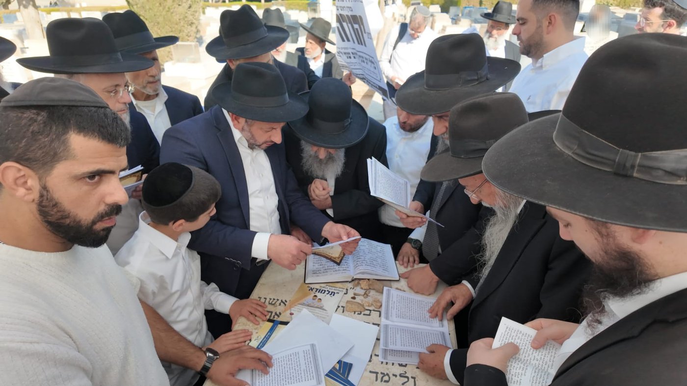 הגר"מ צדקה בעליה לציון אביו זצ"ל ביום ההילולא