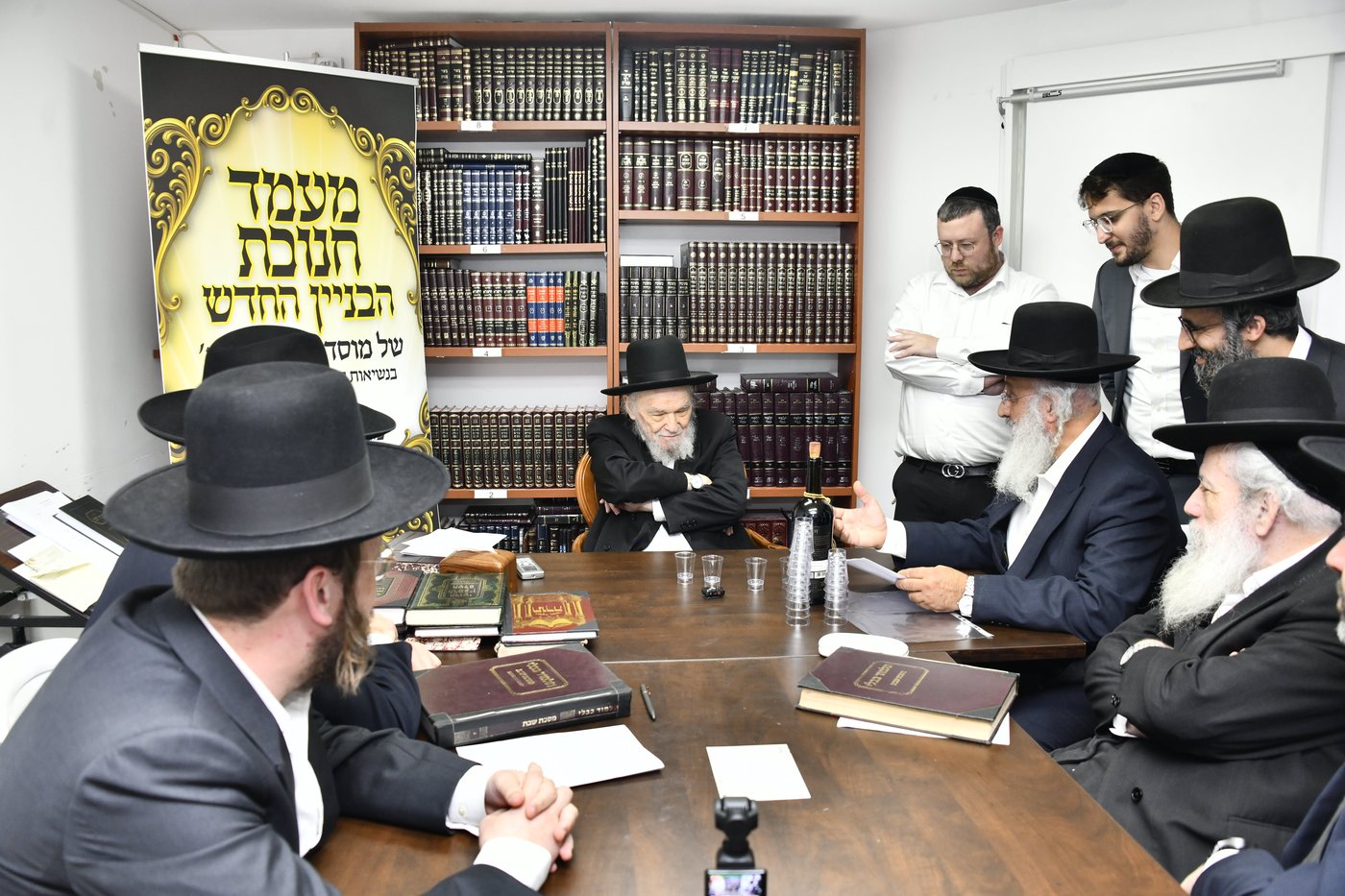 מעמד לחיים אצל הגרמ"ה הירש לרגל חנוכת בית ספר וסמינר 'בנות ציון' 