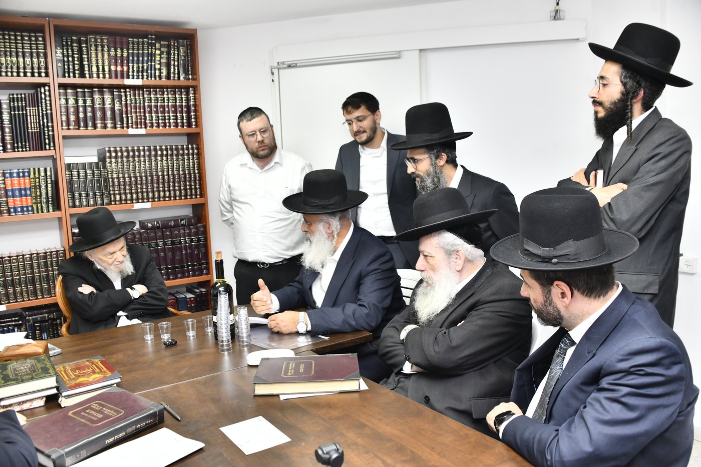 מעמד לחיים אצל הגרמ"ה הירש לרגל חנוכת בית ספר וסמינר 'בנות ציון' 