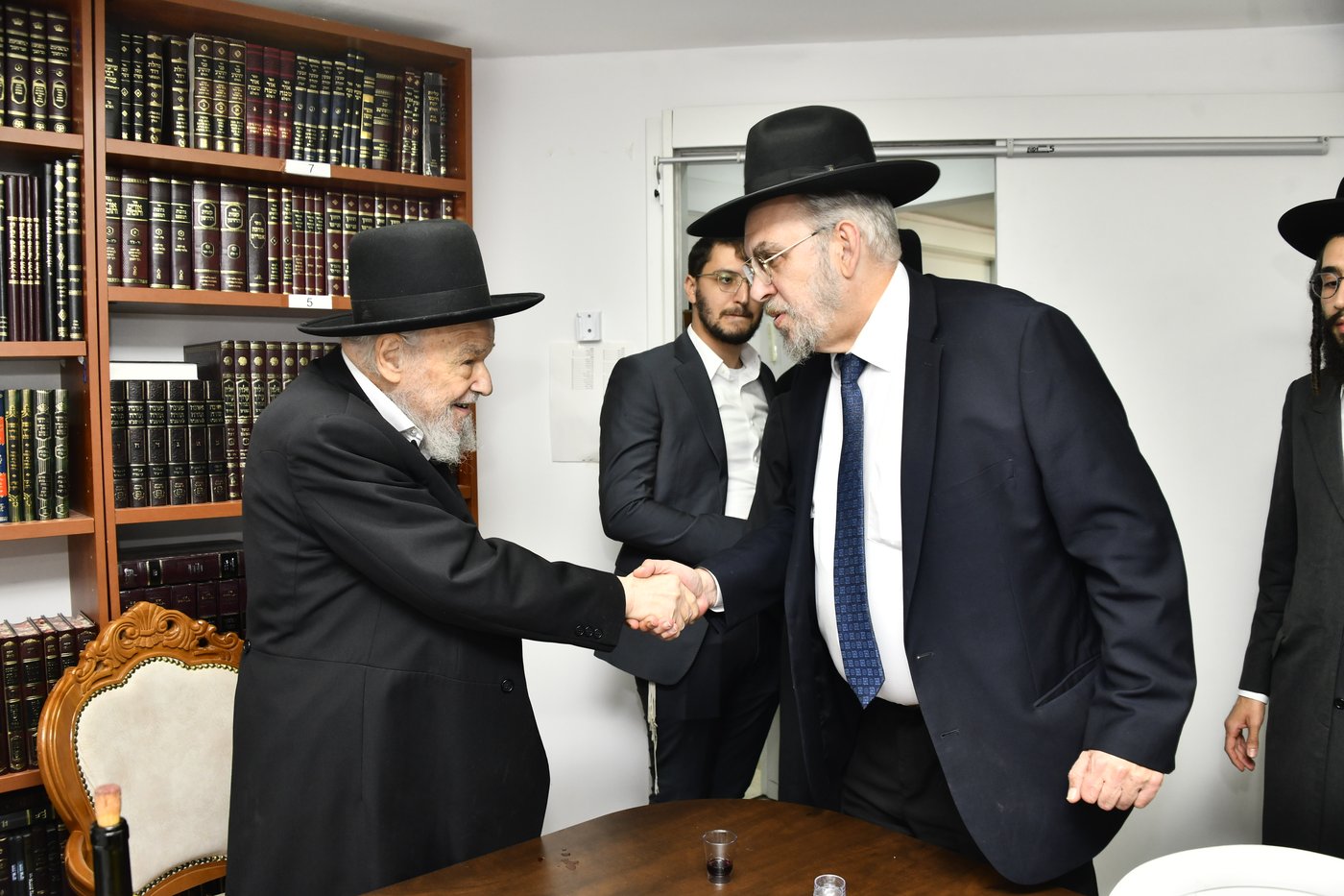 מעמד לחיים אצל הגרמ"ה הירש לרגל חנוכת בית ספר וסמינר 'בנות ציון' 