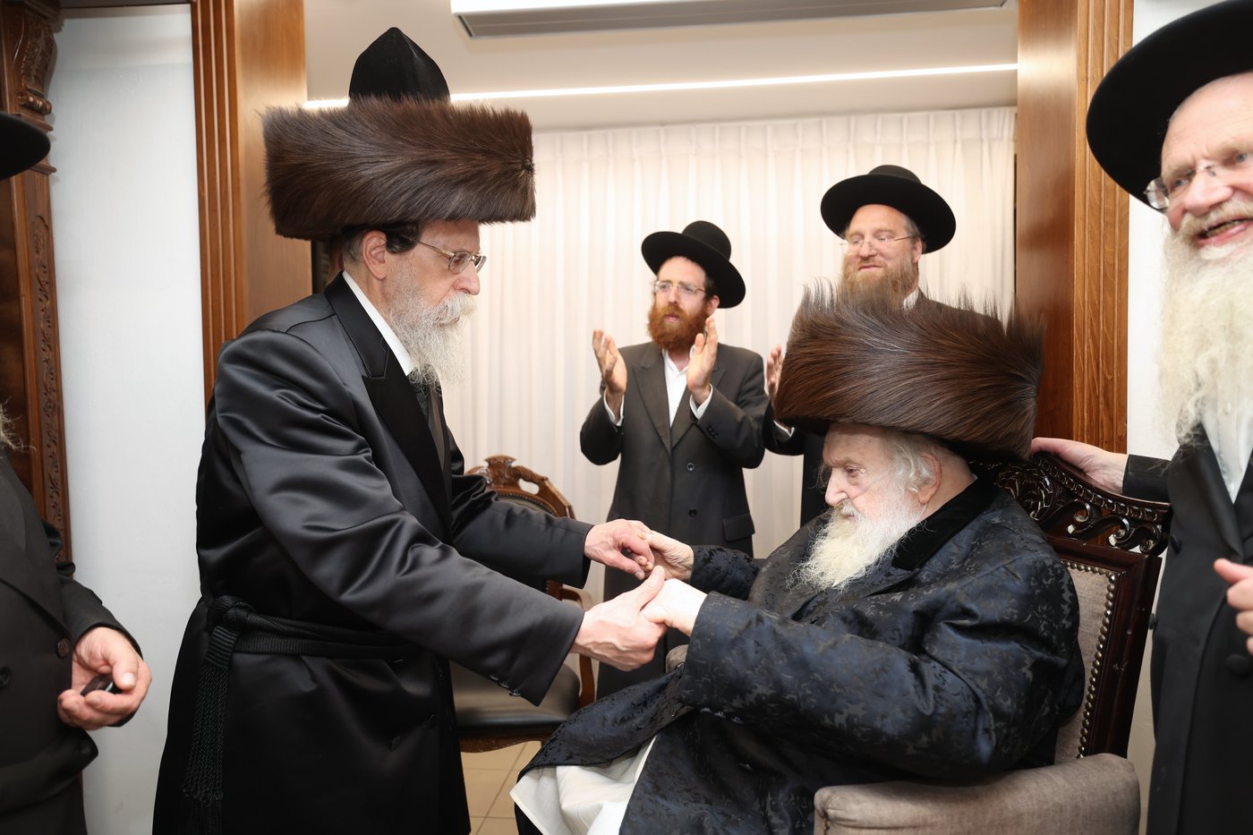 האדמו"ר מבאיאן בביקור אצל הגר"מ שטרנבוך