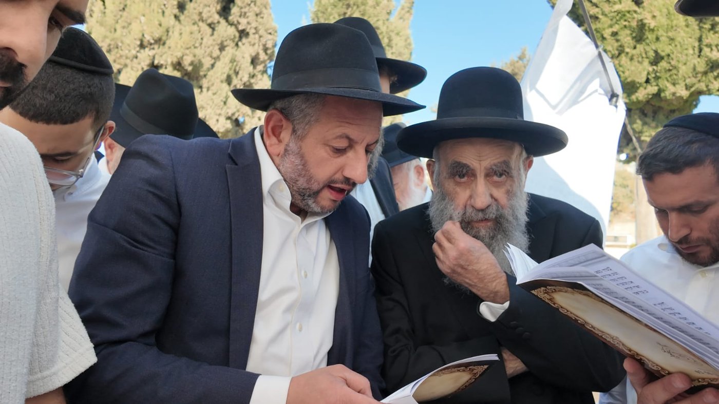 הגר"מ צדקה בעליה לציון אביו זצ"ל ביום ההילולא