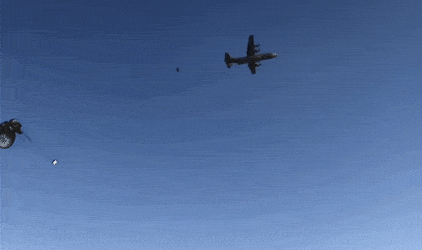 מטוסי תובלה מנחיתים חבילות סיוע