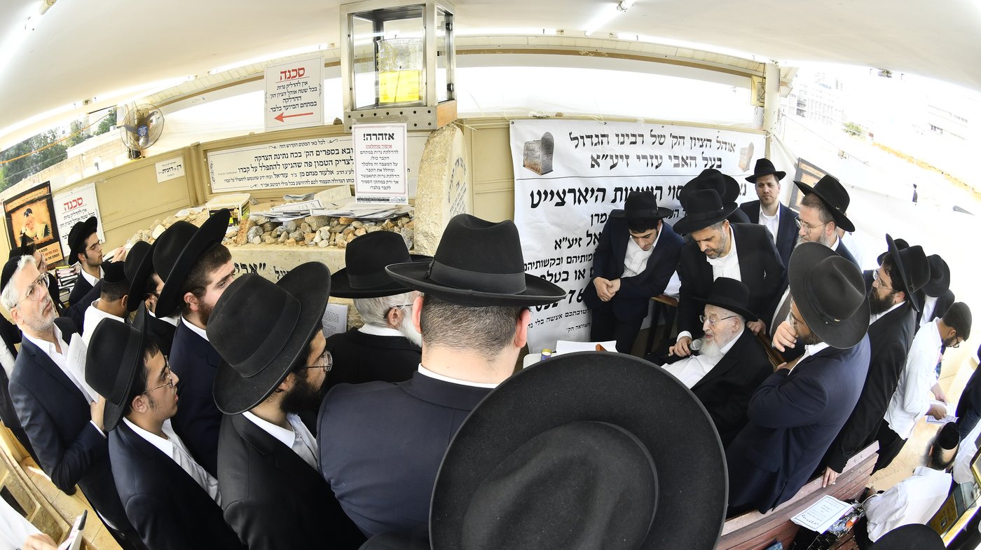 עליה לציון ראש הישיבה הגראמ"מ שך זצ"ל