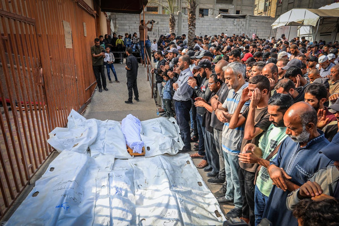 במנהרה שבה אותר גולדין: חמאס מצא שרידי מחבלים, כך ליוו אותם