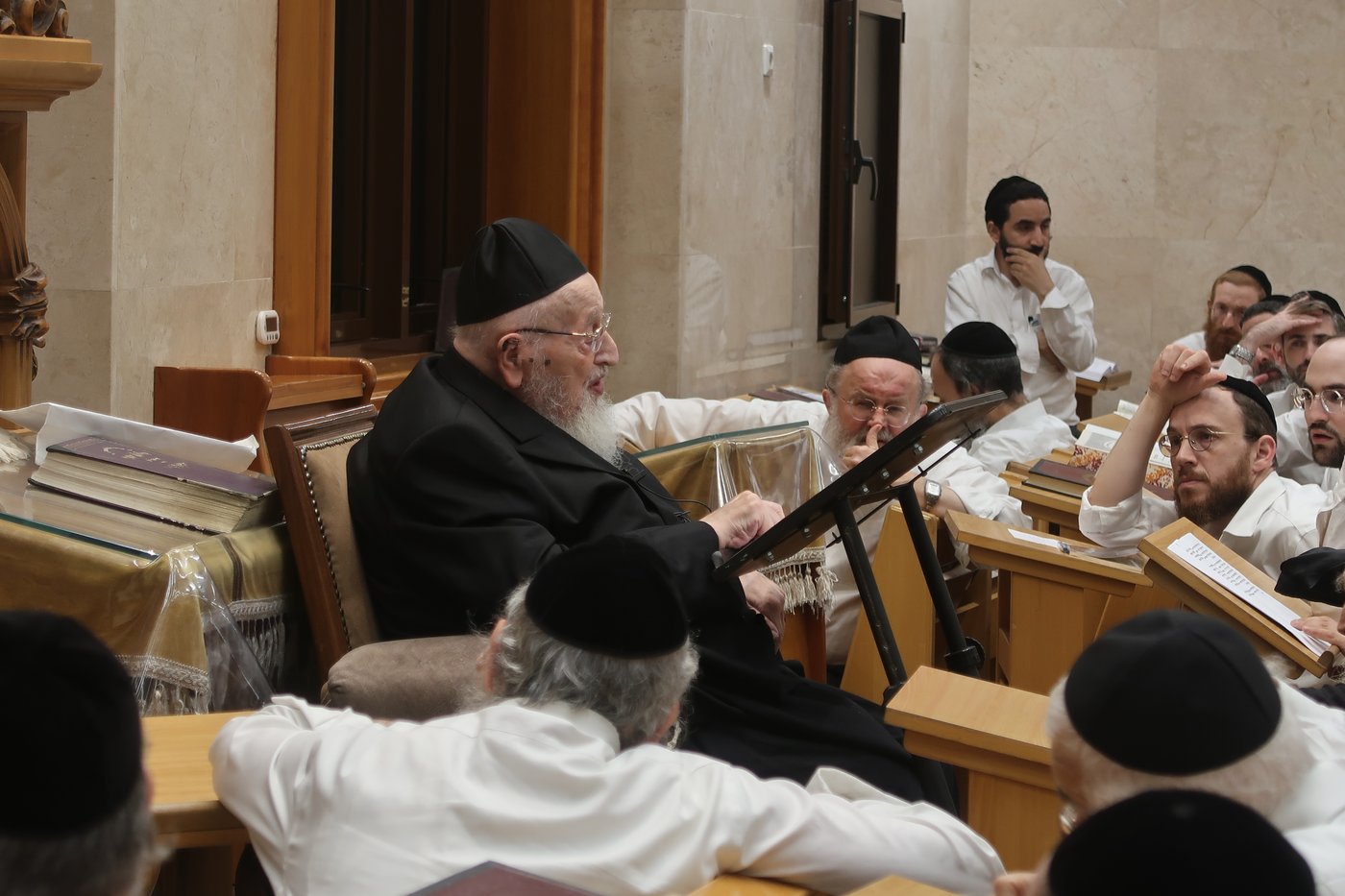 הילולת הגראמ"מ שך אצל חתנו הגרמ"צ ברגמן