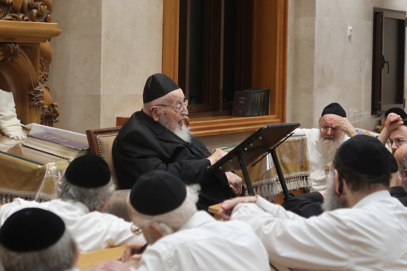 הילולת הגראמ"מ שך אצל חתנו הגרמ"צ ברגמן