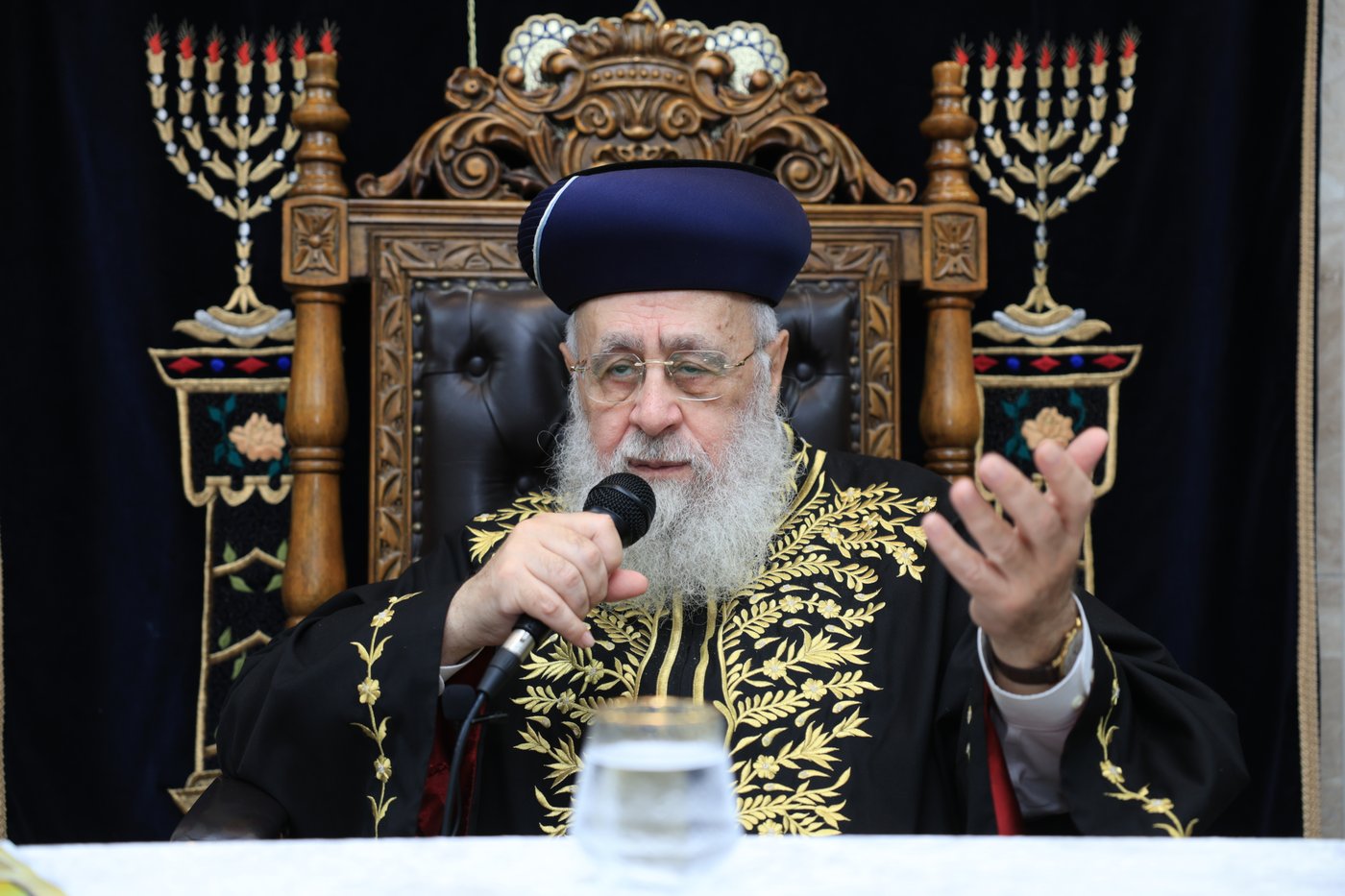 הראשל"צ הגר"י יוסף בבית הכנסת "חסדי עובדיה"