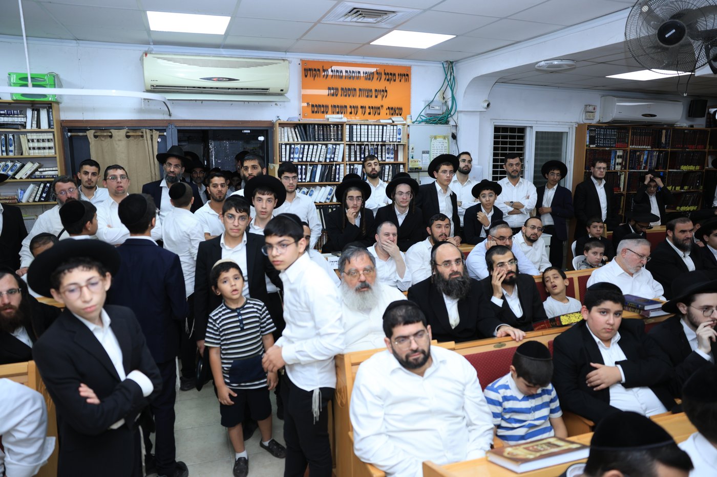 הראשל"צ הגר"י יוסף בבית הכנסת "חסדי עובדיה"