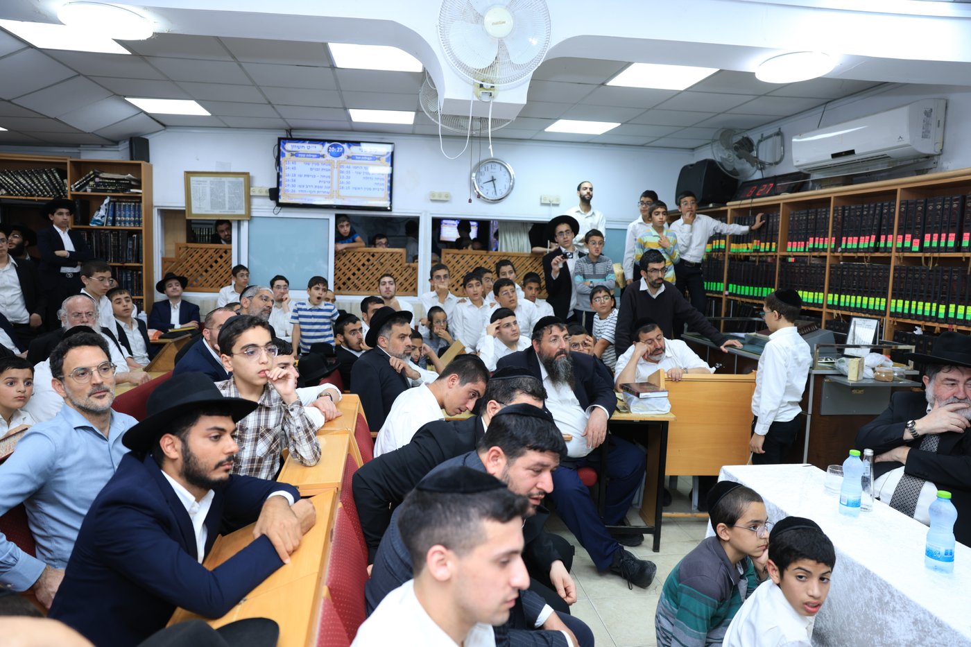 הראשל"צ הגר"י יוסף בבית הכנסת "חסדי עובדיה"