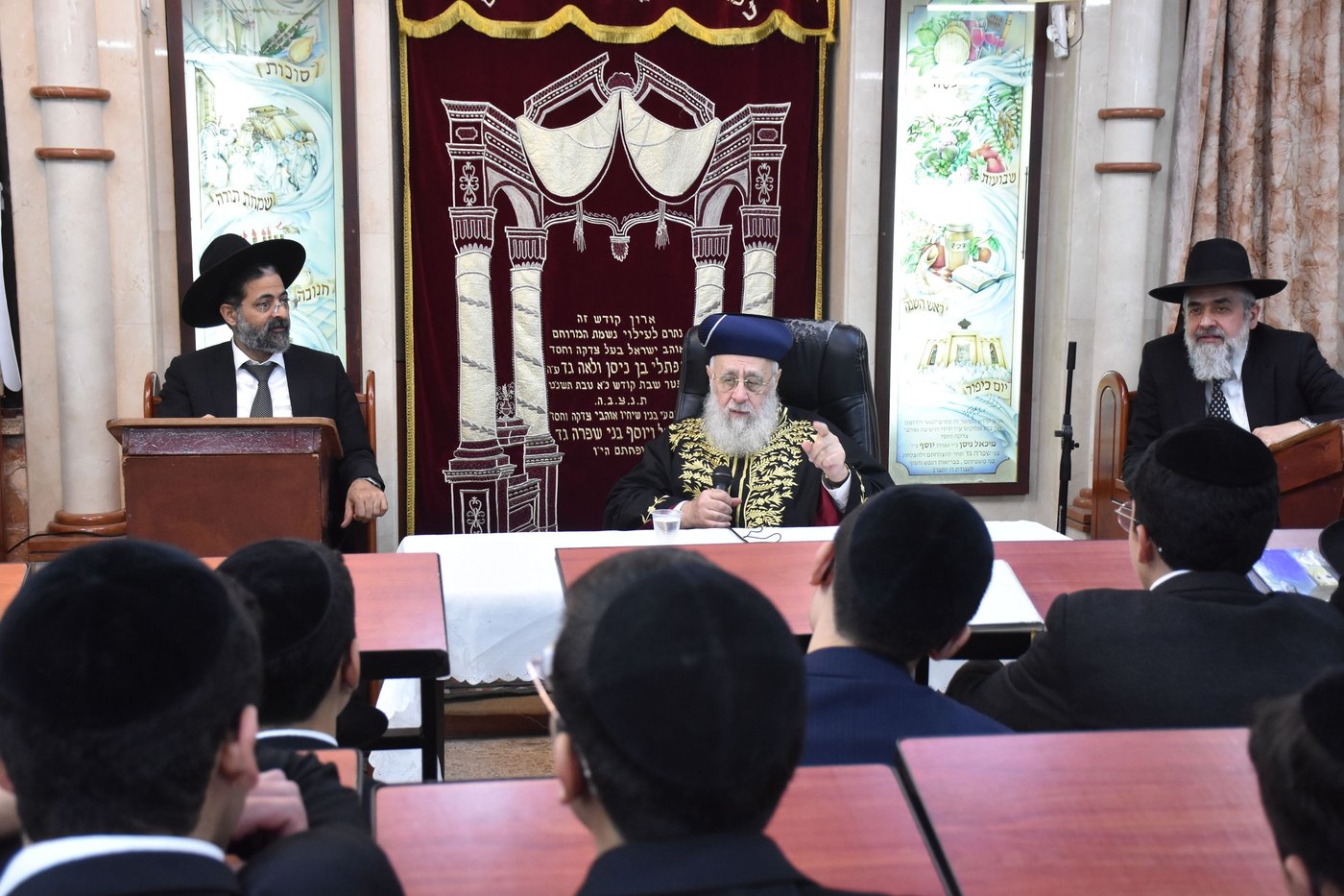 הראשל"צ הגר"י יוסף בביקור בישיבת "אורחות התלמוד"