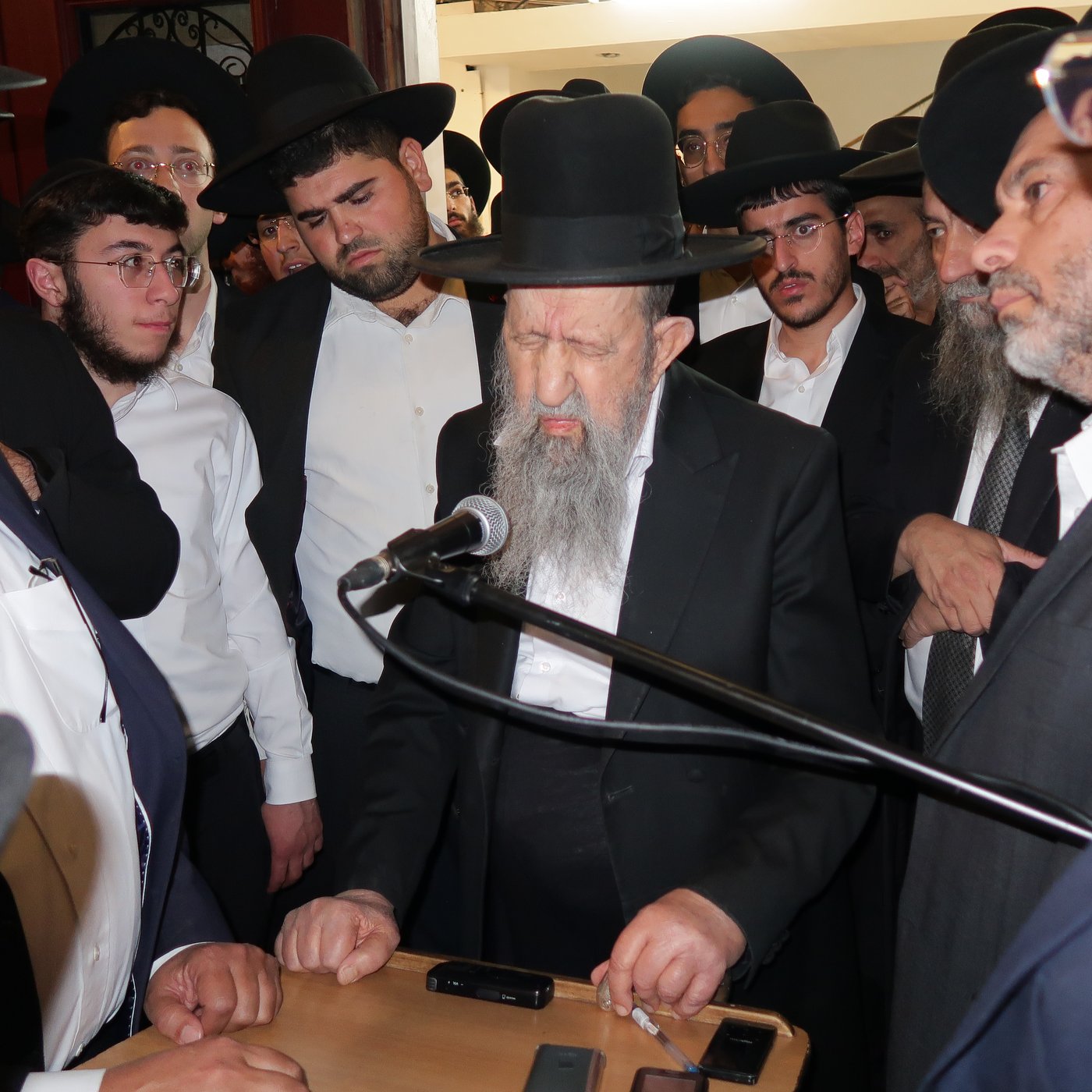 מסע הלויית הגאון רבי שאול צדקה זצ"ל