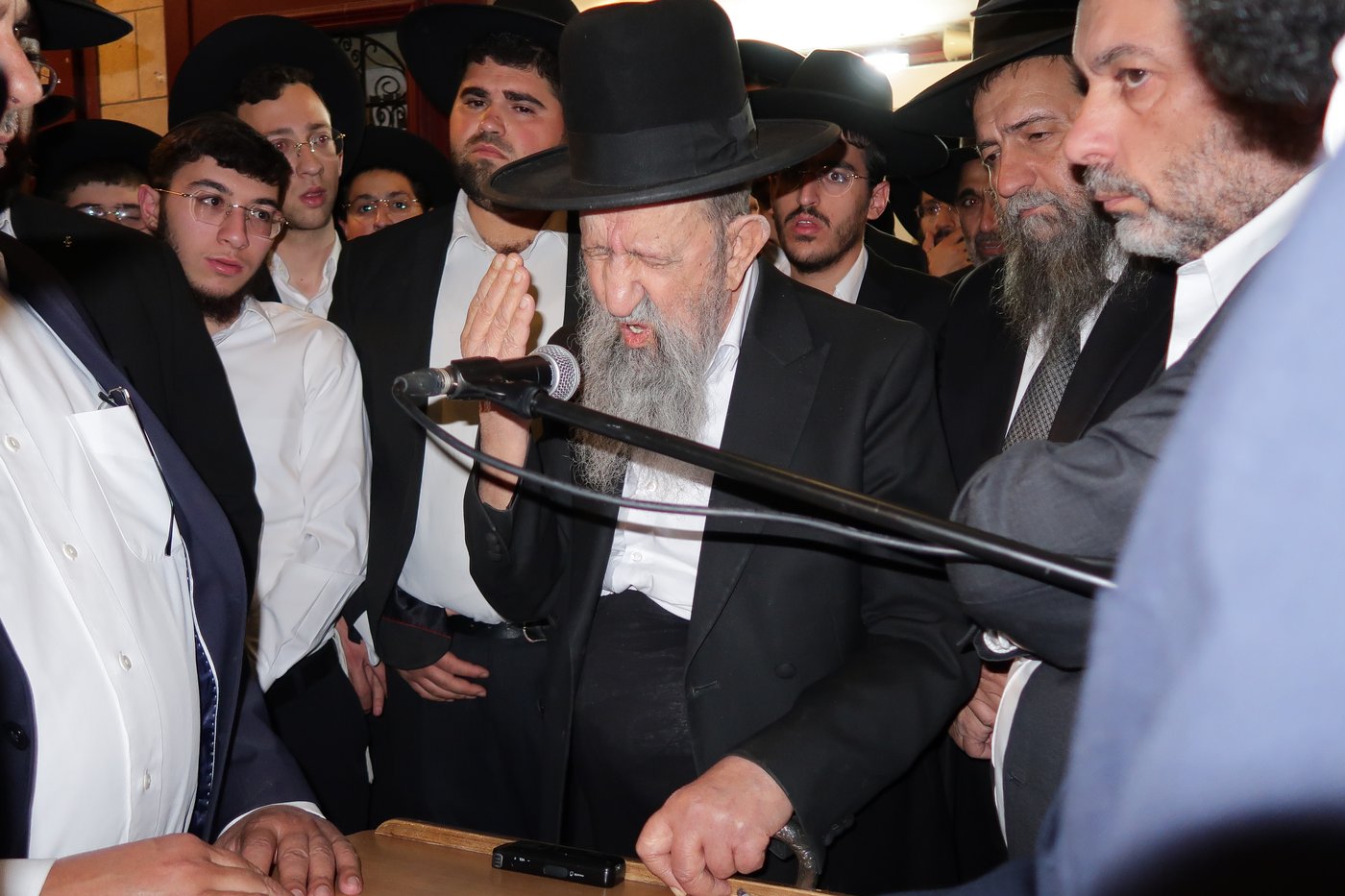 מסע הלויית הגאון רבי שאול צדקה זצ"ל