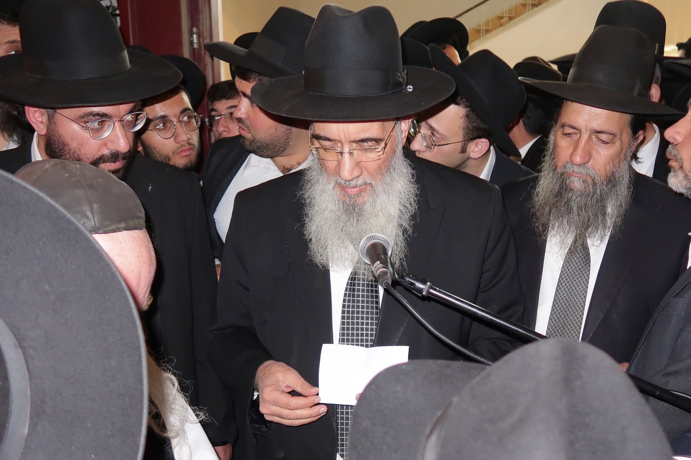 מסע הלויית הגאון רבי שאול צדקה זצ"ל